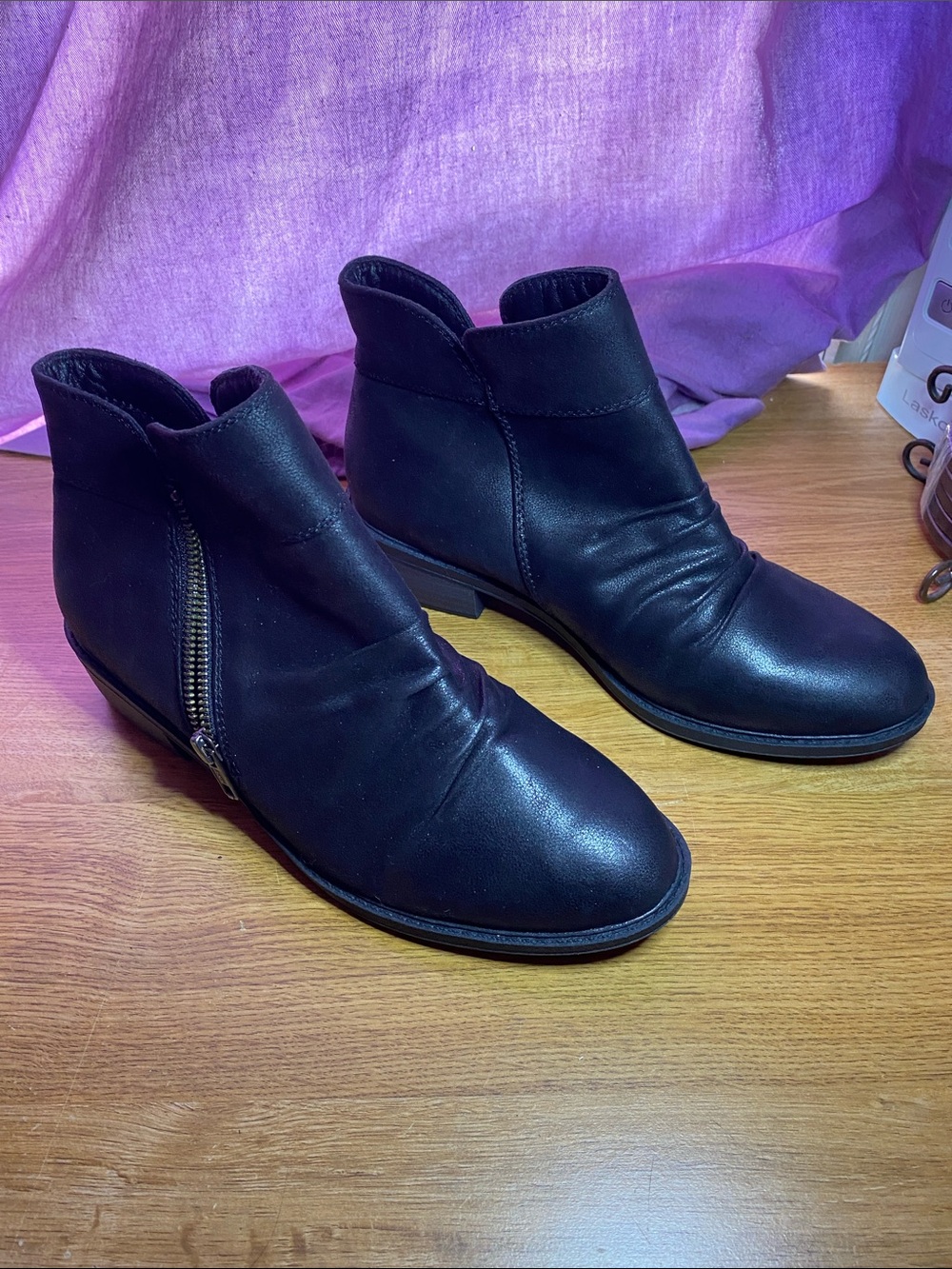 Baretraps Sam Ruched Ankle Booties with Side Zip Size 7.5 Wide 1.6 in Heel